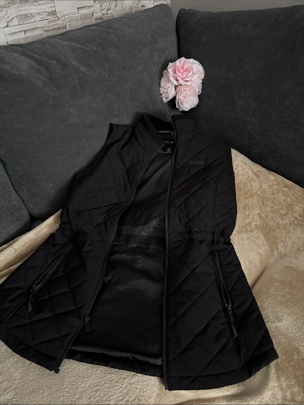 Nautica Black Quilted Sleeveless Vest with Contrast Trim